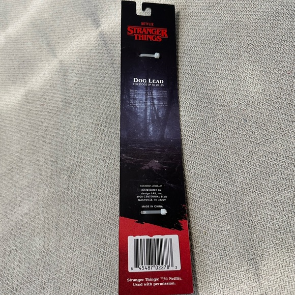 STRANGER THINGS Dog Leash 6 ft NWT Lead Black Red Gift Pet Puppy - Picture 4 of 6